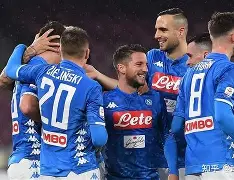 那不勒斯意甲击败萨索洛克瓦拉茨赫利亚远射破门(布莱克被威斯克囚禁)